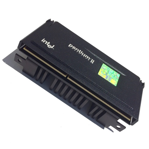 Intel Pentium II Processor Model 83580 with heat sink - Picture 1 of 3